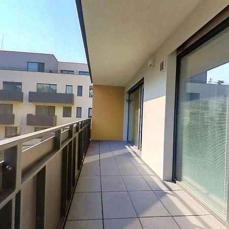Air-Conditioned 2 Room Apartment, With Terrace, Rovinka 203 Bagian luar foto