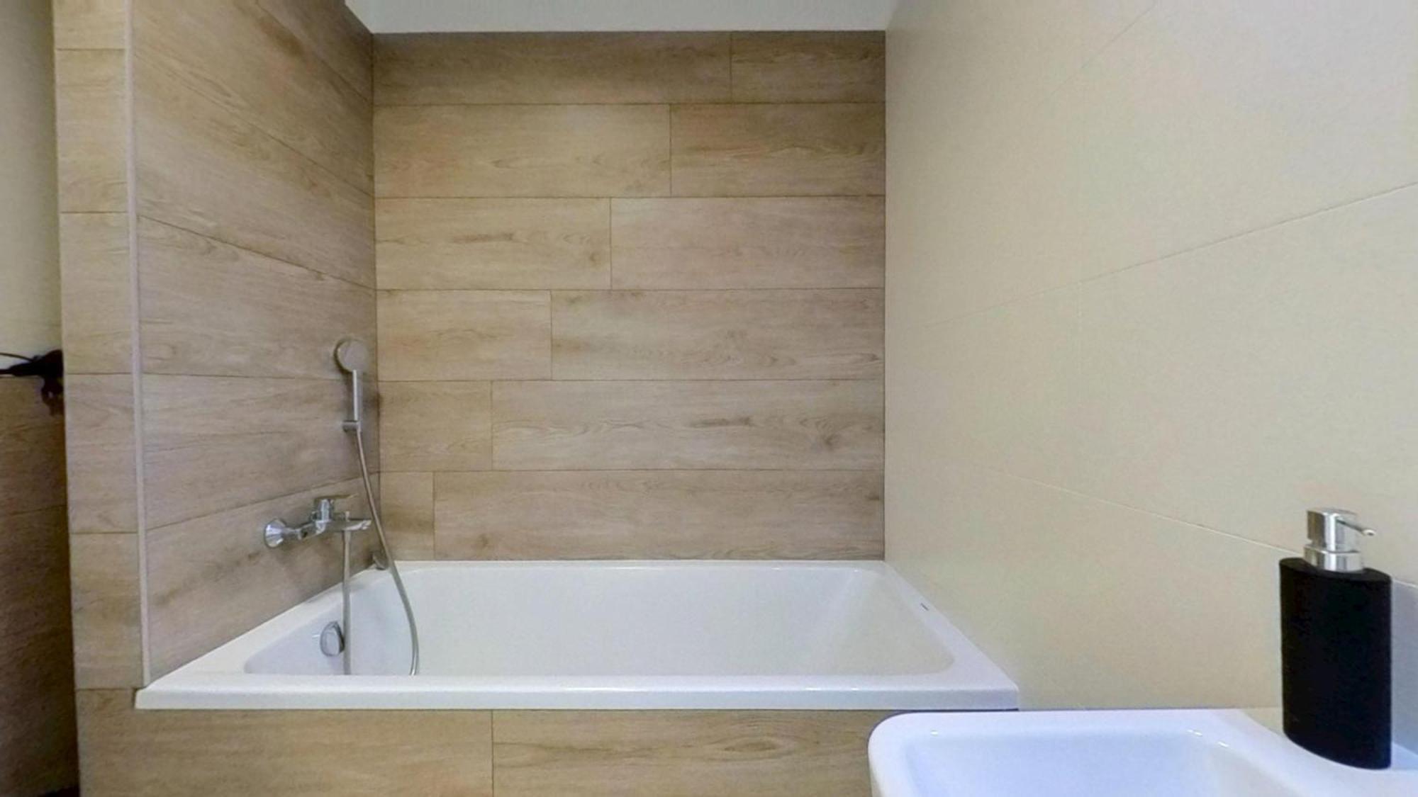 Air-Conditioned 2 Room Apartment, With Terrace, Rovinka 203 Bagian luar foto