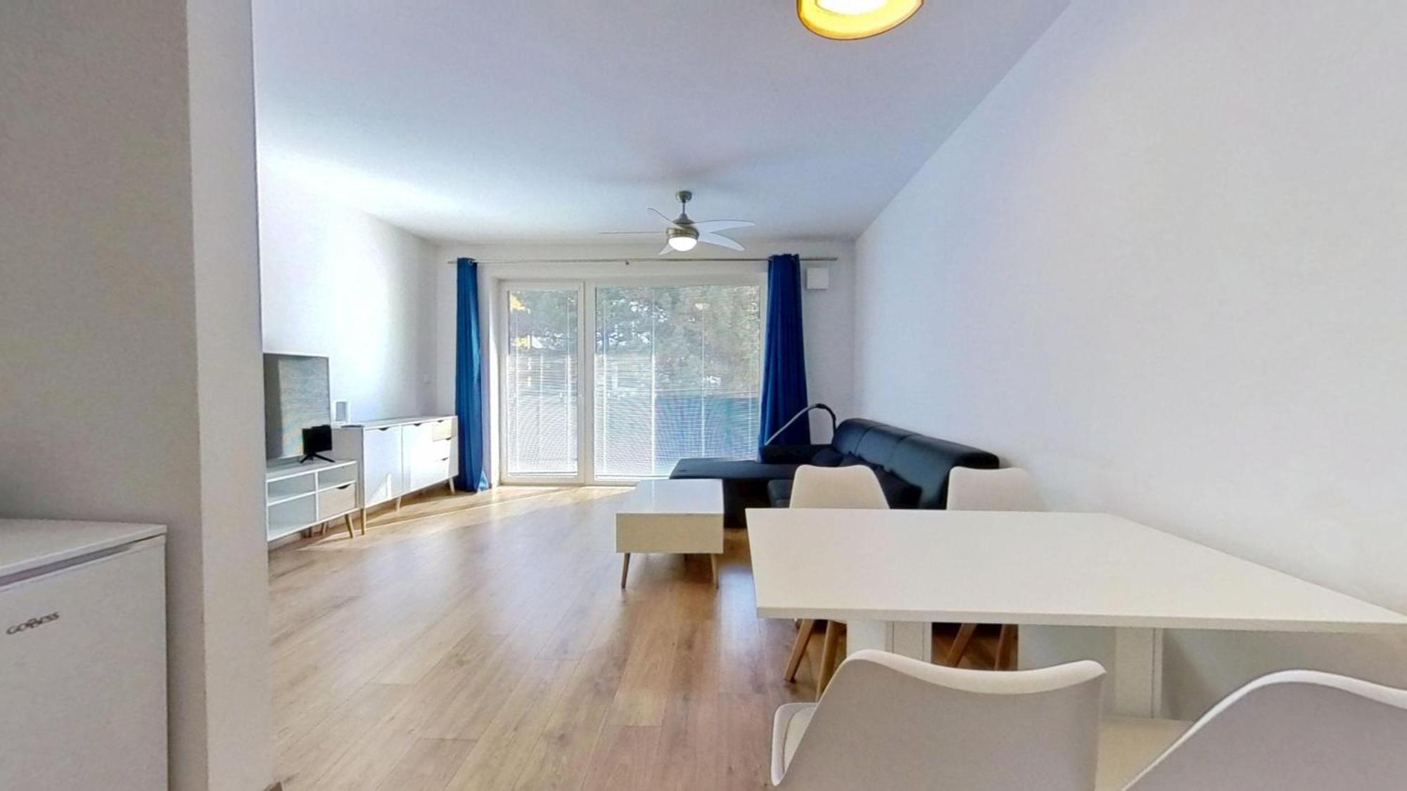 Air-Conditioned 2 Room Apartment, With Terrace, Rovinka 203 Bagian luar foto